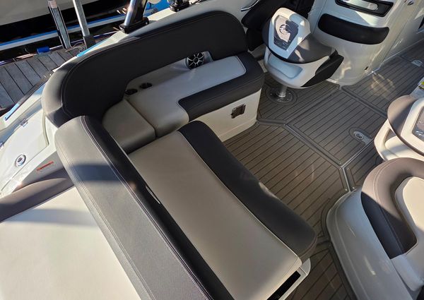 Crownline 255 SS SURF image