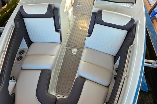 Crownline 255 SS SURF image