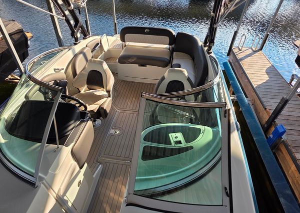 Crownline 255 SS SURF image