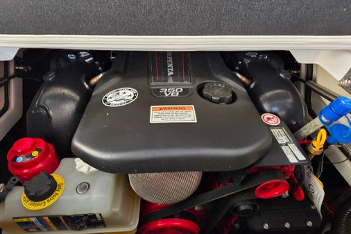 Crownline 255 SS SURF image