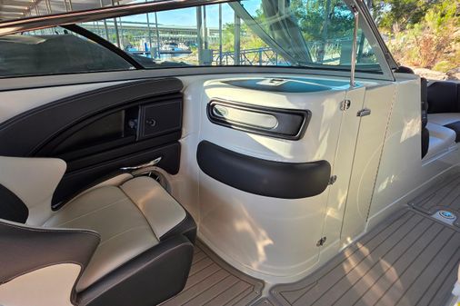 Crownline 255 SS SURF image
