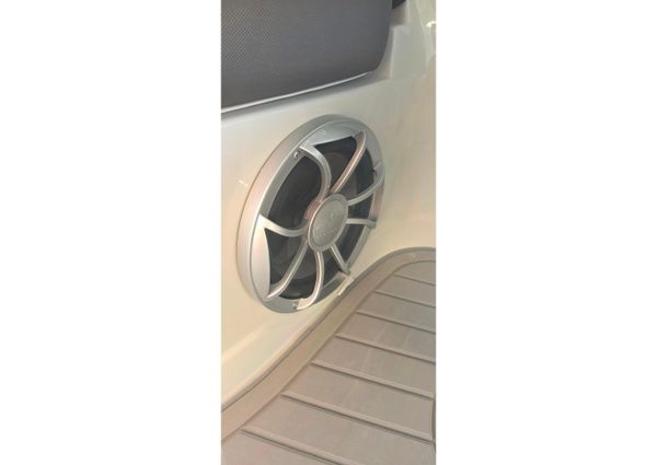 Crownline 255 SS SURF image