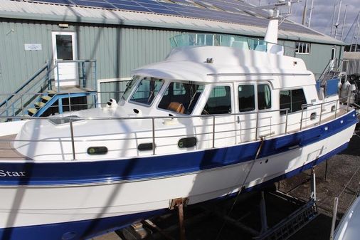 Hardy 42-COMMODORE image