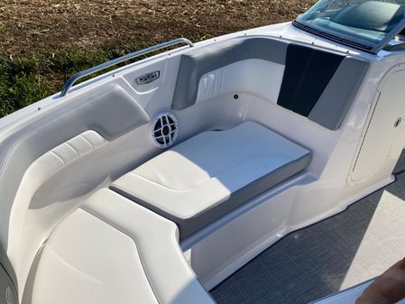 Chaparral 23 SSi OB image