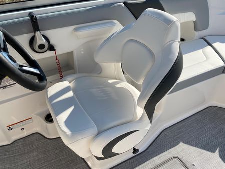 Chaparral 23 SSi OB image