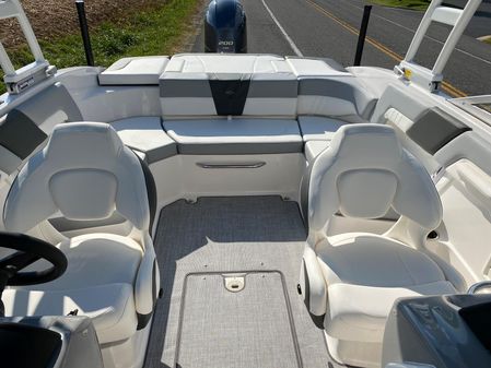 Chaparral 23 SSi OB image