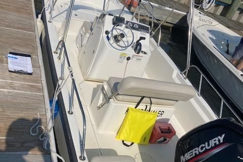 Boston-whaler 17-MONTAUK image