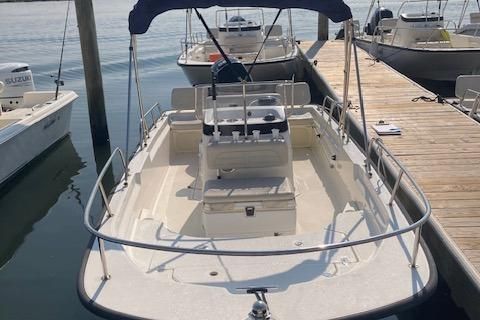 Boston-whaler 17-MONTAUK image