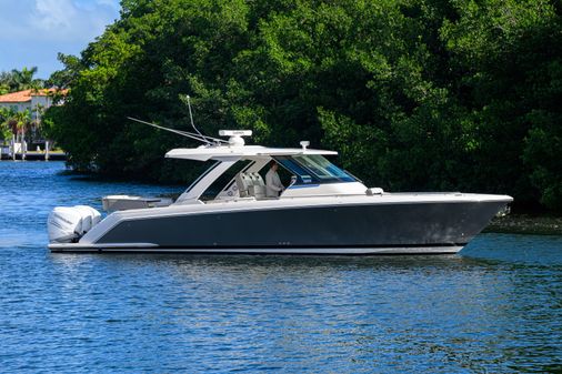 Tiara Yachts 38 LS image