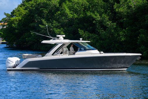 Tiara Yachts 38 LS image