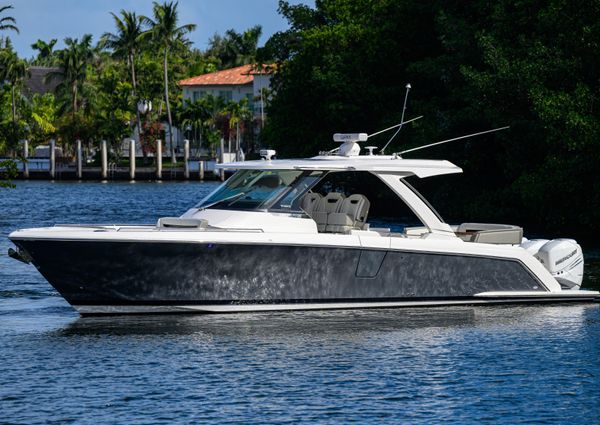 Tiara Yachts 38 LS image