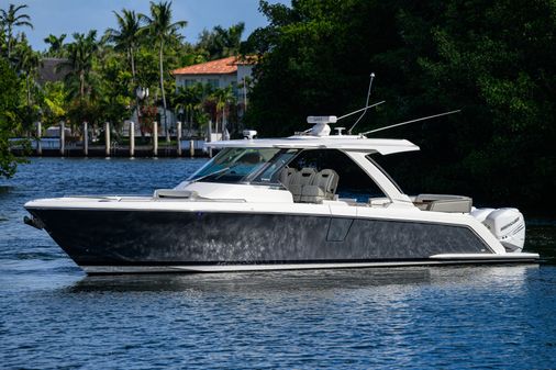 Tiara Yachts 38 LS image