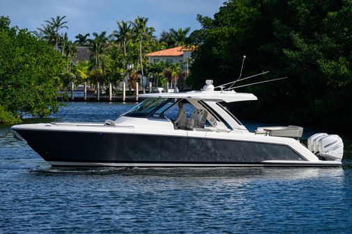 Tiara Yachts 38 LS image