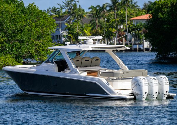 Tiara Yachts 38 LS image