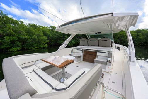 Tiara Yachts 38 LS image