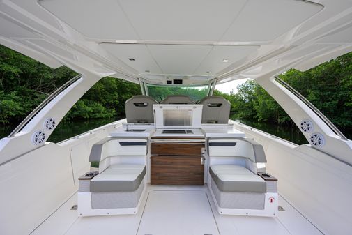 Tiara Yachts 38 LS image