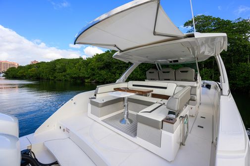 Tiara Yachts 38 LS image