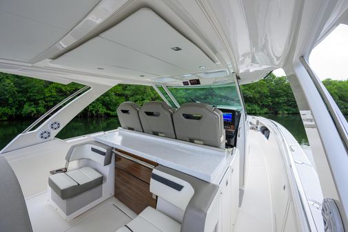 Tiara Yachts 38 LS image