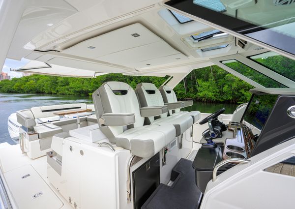 Tiara Yachts 38 LS image