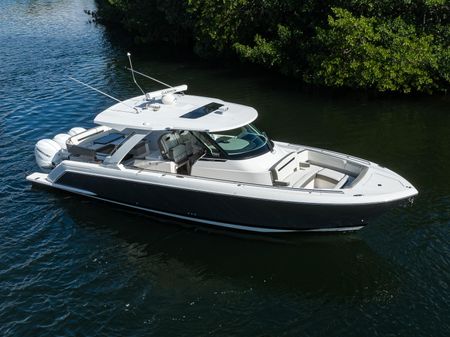 Tiara Yachts 38 LS image