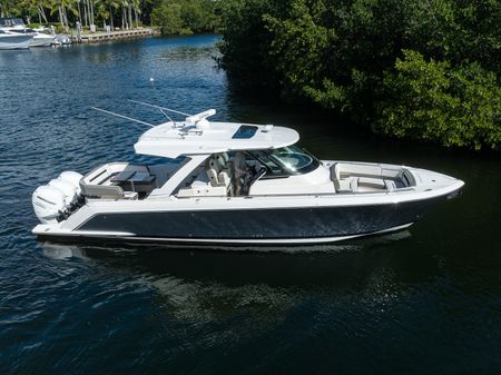 Tiara Yachts 38 LS image