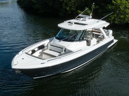 Tiara Yachts 38 LS image