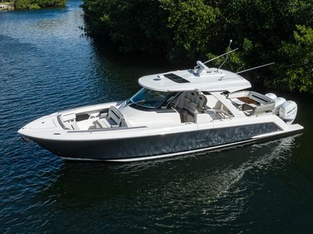 Tiara Yachts 38 LS image