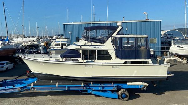 Tollycraft 44 Cockpit Motor Yacht
