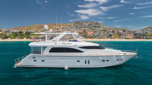 Horizon E 73 Flybridge Motor Yacht 