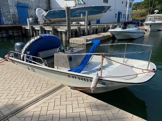Boston-whaler 17-MONTAUK - main image
