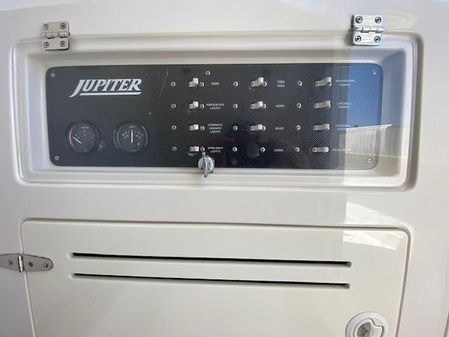 Jupiter Open Bow Center Console image