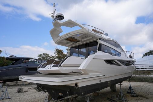 Galeon 43 SKY image