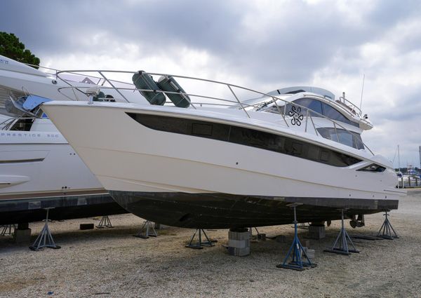 Galeon 43 SKY image