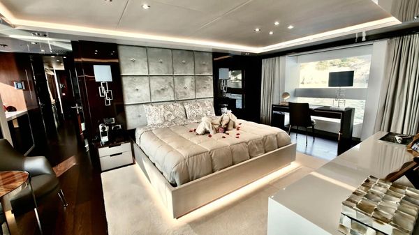 Sunseeker 116 Yacht image