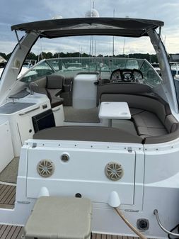 Cruisers Yachts 330 Express image