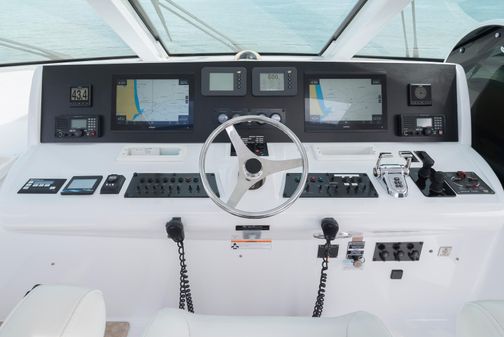 Hatteras 72 Motor Yacht image