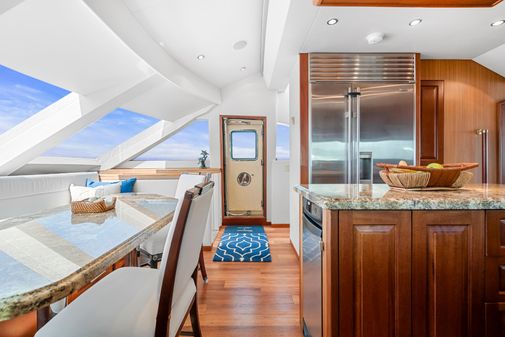 Hatteras 72 Motor Yacht image