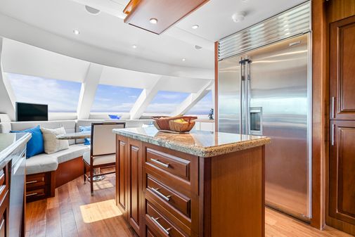 Hatteras 72 Motor Yacht image