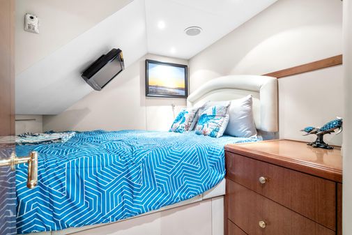 Hatteras 72 Motor Yacht image