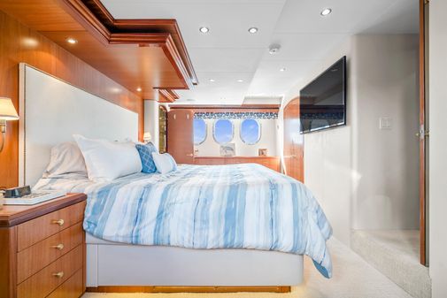 Hatteras 72 Motor Yacht image