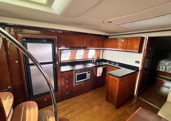 Sea Ray 48 Sundancer BLACK HULL MINT image