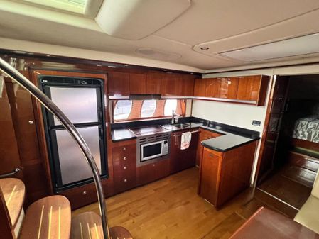 Sea Ray 48 Sundancer BLACK HULL MINT image