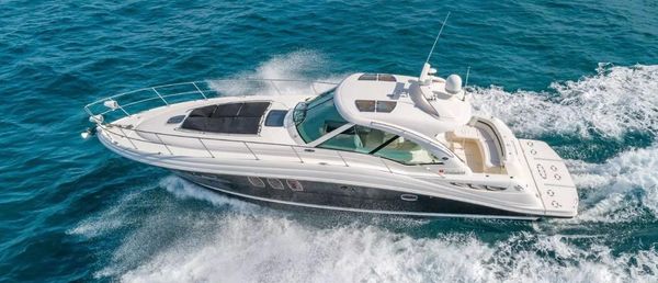 Sea Ray 48 Sundancer BLACK HULL MINT image