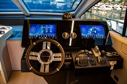 Azimut S7 Model - 2024 image