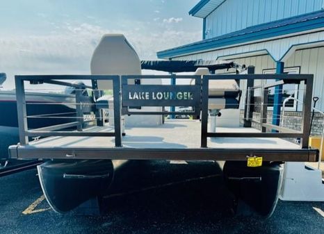 Lake-lounger 16FCPRO-WITH-TRAILER image