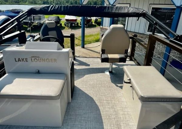 Lake-lounger 16FCPRO-WITH-TRAILER image