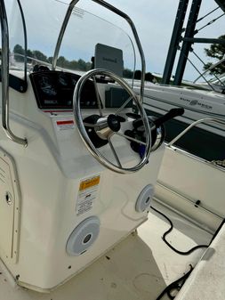 Boston Whaler 170 Montauk image