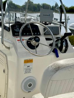 Boston Whaler 170 Montauk image