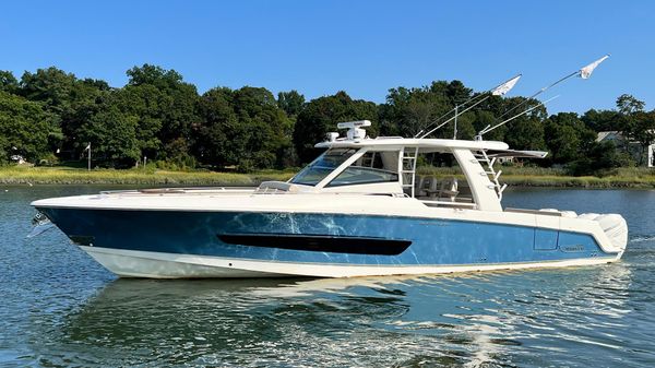 Boston Whaler 420 Outrage 