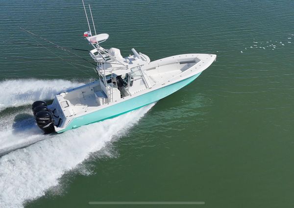 SeaVee 39B Center Console image